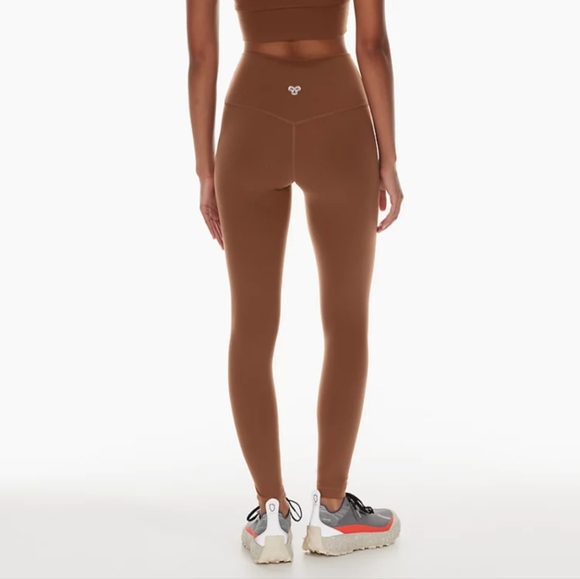 Aritzia TNA Cheeky Ankle Leggings (epicurean brown) - Picture 2 of 13
